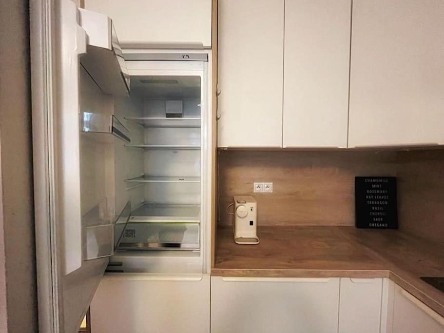Leger Residence Apartment براغ المظهر الخارجي الصورة