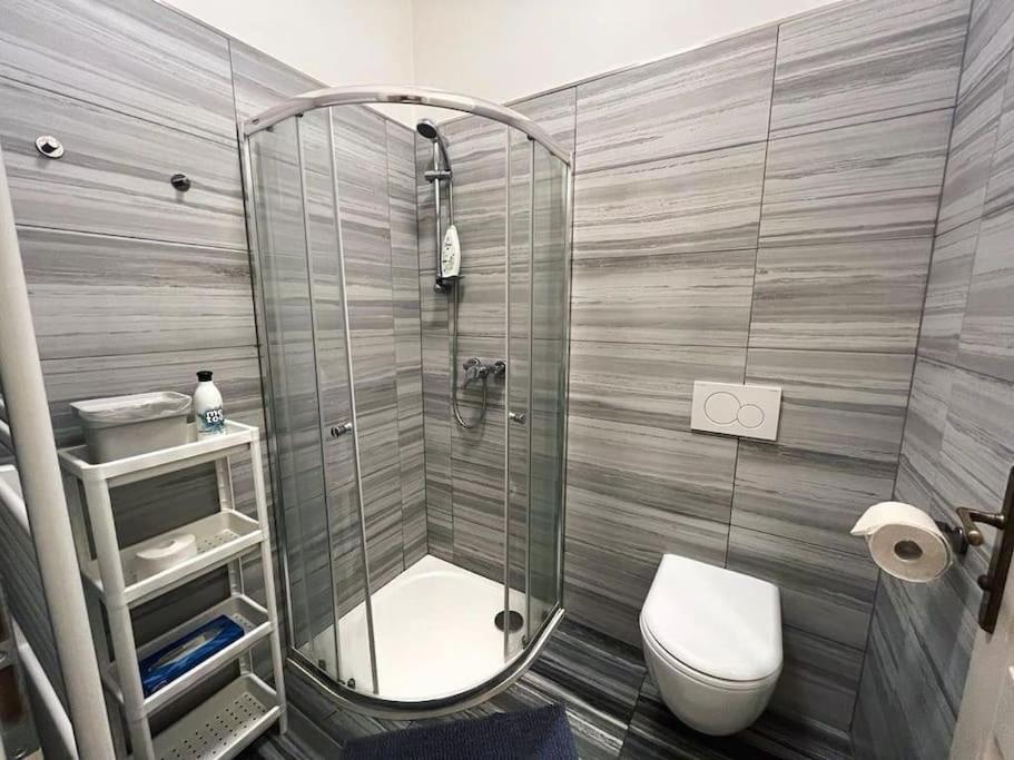 Leger Residence Apartment براغ المظهر الخارجي الصورة